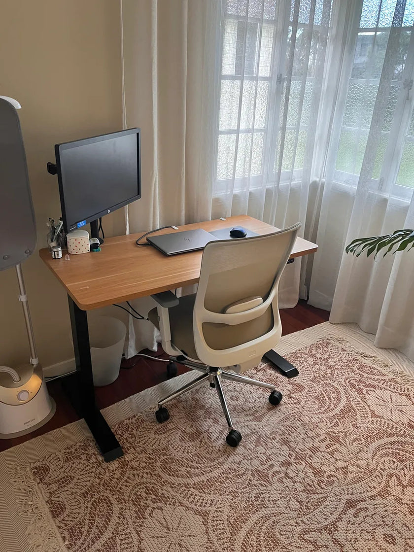 <p>The Recess Ergo chair has been amazing for my work space! It has enabled me to work for longer periods of time whilst seated, and with better back support! It has been the final piece of my home office and it has tied the whole room together.</p>