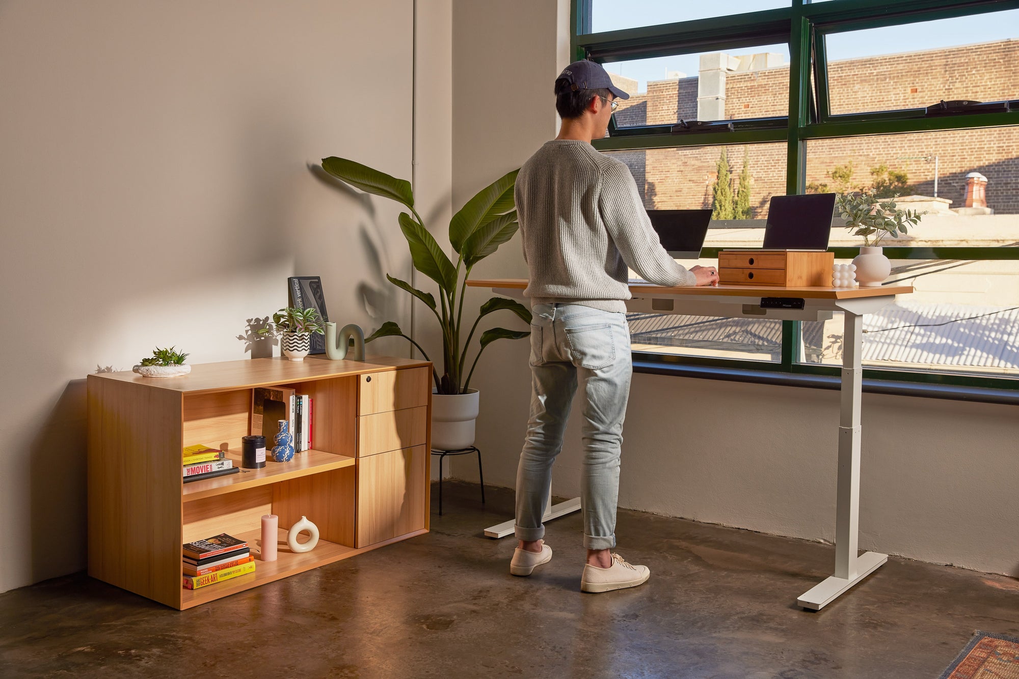 Sitting vs. Standing: How To Make The Most of Your Standing Desk
